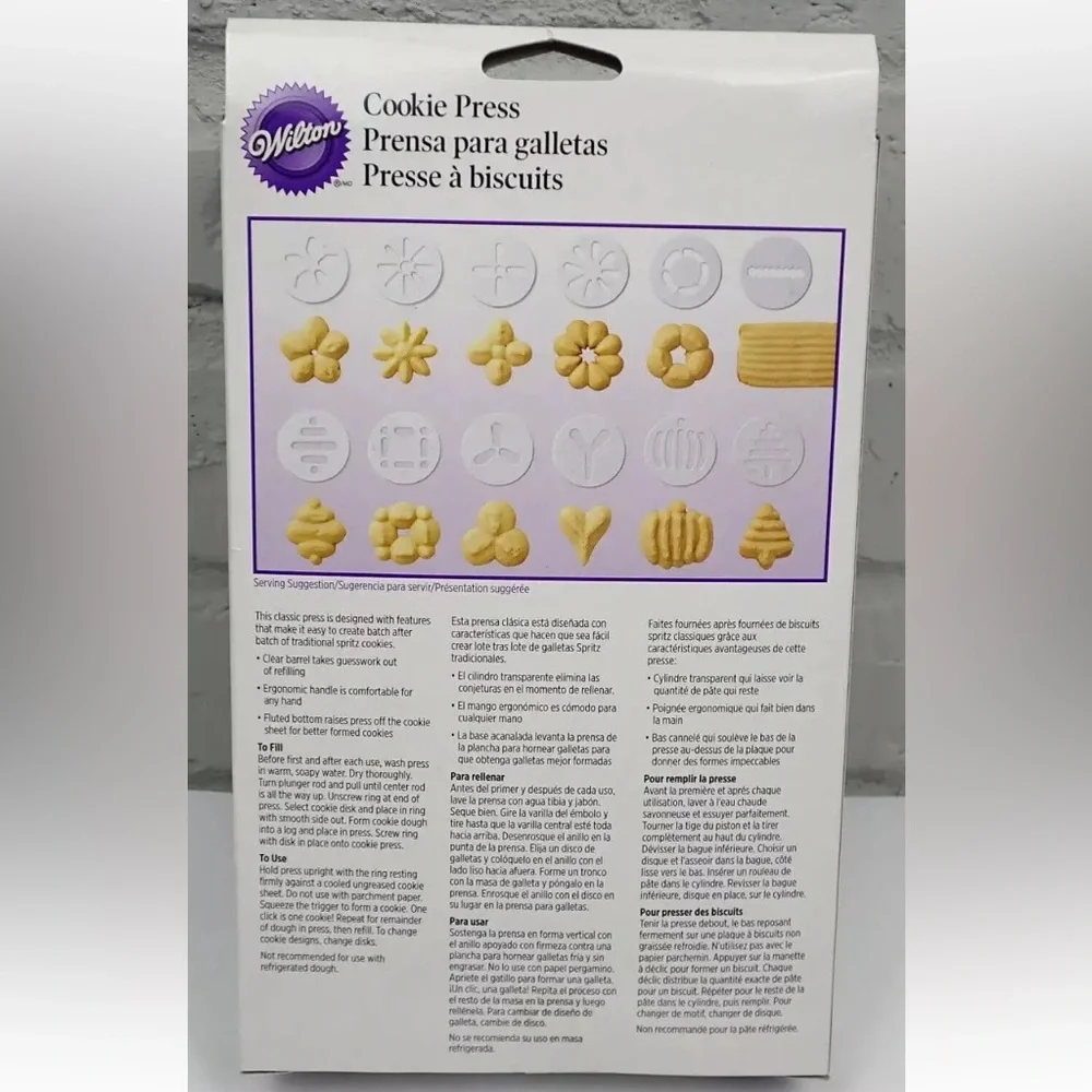 Wilton Cookie Press 12 Disks Press Ergonomic Design Easy Squeeze Handle Holiday